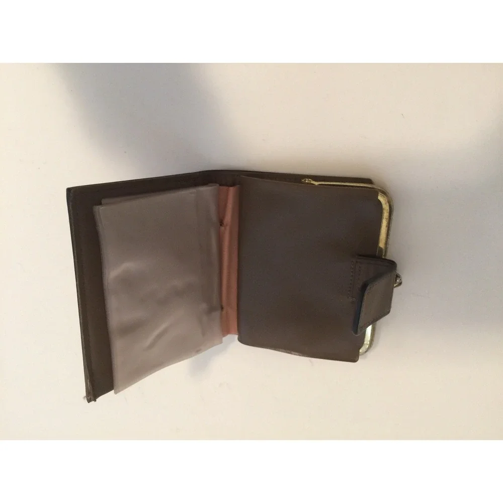 Vintage 80's Leather Wallet Taupe Brown Kiss Clasp‎ small Billfold Style